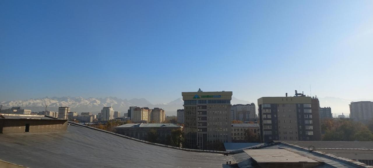 879 Apartment In Bishkek Exterior foto