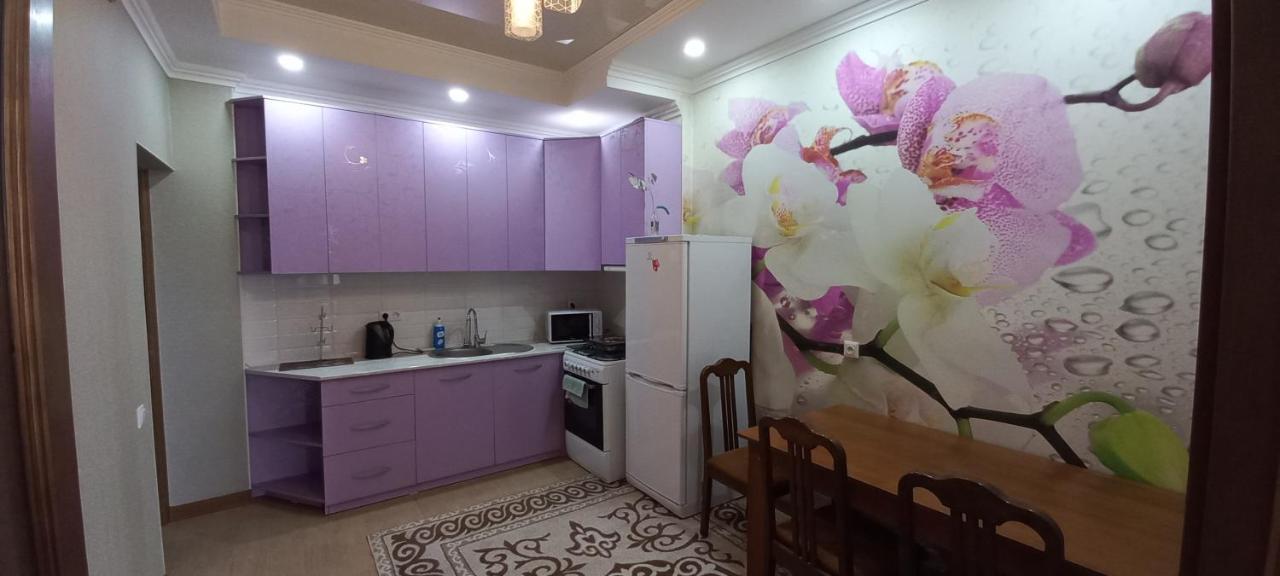 879 Apartment In Bishkek Exterior foto